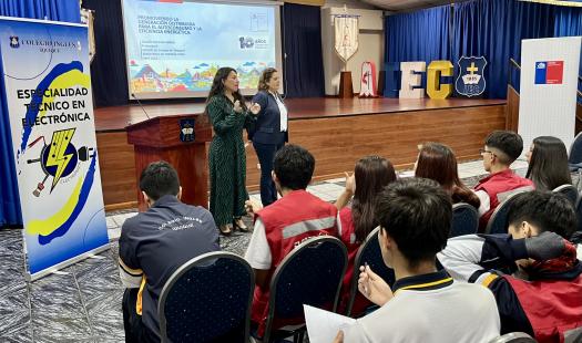 Estudiantes y profesores de Iquique se capacitan en generación distribuida y eficiencia energética