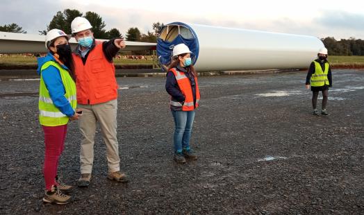 Autoridades visitan Parque Eólico Puelche Sur que beneficiará a 250 mil hogares con energía eléctrica