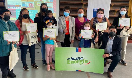 Más de 3 mil familias de O´Higgins han sido beneficiadas con ampolletas LED a través del Programa Con Buena Energía para ahorrar en las cuentas de la luz 