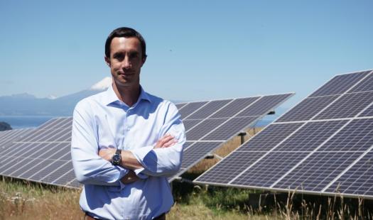 Ministro Jobet sobre el anuncio de Aes Gener para desarrollar un proyecto de hidrógeno verde a gran escala en Chile: “Seguiremos trabajando para potenciar las inversiones nacionales e internacionales y así construir nuevos polos de progreso en distintas r