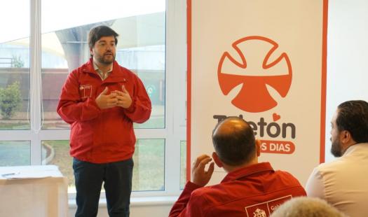 Subsecretario de Energía lidera Taller de Actualización de la Política Energética y firma acuerdo para instalar paneles solares en la  sede de Teletón de Valdivia 