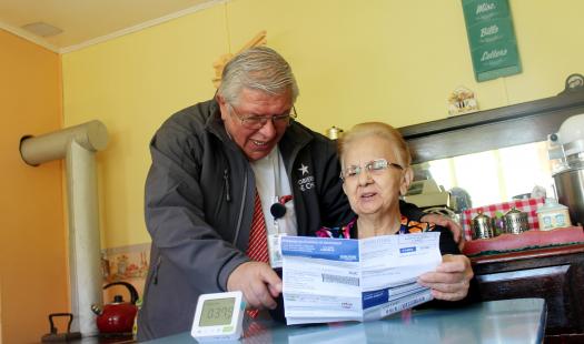 Seremi de Energía visita familia que monitorea en tiempo real su consumo eléctrico