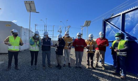 Seremi de Energía de Los Lagos participa en inauguración del sistema de respaldo en beneficio de vecinos de Isla Lemuy