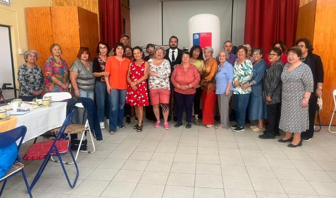 Ministerio de Energía fortalece vínculo con adultos mayores de Copiapó y di...
