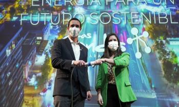 Ministro de Energía participa en puesta en marcha de primer municipio que funcionará con energía de Cerro Dominador