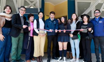 Ministro asiste a la presentación de las obras de "Mejor Escuela" en Lo Espejo 