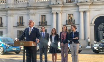 Presidente Sebastián Piñera presenta flota de autos eléctricos para uso del Gobierno