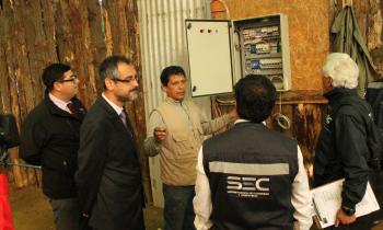 Inspeccionan las instalaciones eléctricas en fondas de Viña y Valparaíso