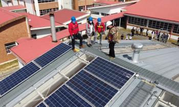 Seremi de Energía inauguró sistema fotovoltaico en Liceo Carampangue de Arauco