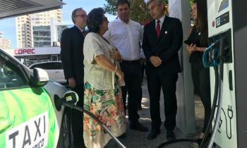 PRIMER TAXI BÁSICO ELÉCTRICO DE LA REGIÓN DEBUTA EN VIÑA DEL MAR