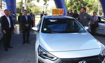 Presentan auto híbrido para taxis colectivos 
