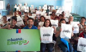 Familias de Combarbalá aprenden a ahorrar energía en sus casas