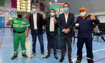 Ministro Jobet dio inicio al proceso de vacunación de los trabajadores esenciales del sector eléctrico y combustibles