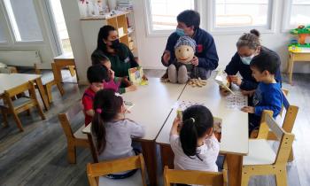 Jardín Infantil y Sala Cuna “Ukika” de Puerto Williams recibe material educativo sobre energía y eficiencia energética