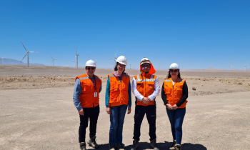 Profesionales de la Seremi de Energía de Magallanes visitan planta desaladora y proyectos eólicos de Antofagas...