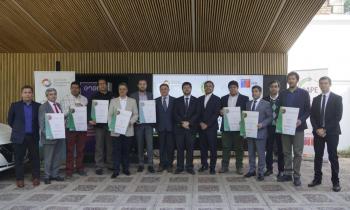 Subsecretario de Energía y AgenciaSE entregan primeros certificados CAPE a empresas y edificios públicos