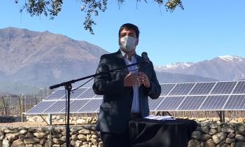 Subsecretario de Energía inaugura planta fotovoltaica en viña Pérez Cruz 
