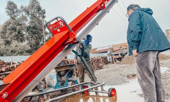 Comienza entrega de maquinaria del programa Leña Más Seca a emprendedores de la Región