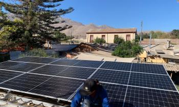 Restaurante de Vicuña reducirá su cuenta de  luz a la mitad utilizando paneles fotovoltaicos 