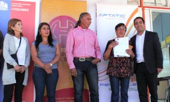Capacitan en fabricación de hornos y secadores solares a 70 familias de Canela y Los Vilos