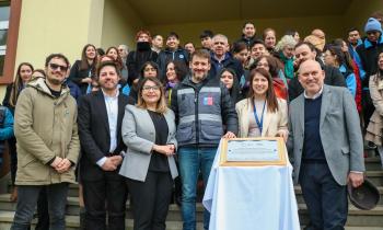 Ministro de Energía inaugura la obra más grande del programa “Mejor Escuela” en Ancud