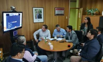 Autoridades se coordinan con gremios productivos de la región de Los Lagos para acordar lineamientos respecto...