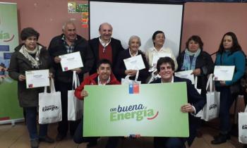 Programa Con Buena Energía benefició a 200 familias de Chancón con ampolletas led para ahorrar en las cuentas...