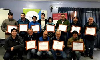 Certifican a 26 comerciantes para ser operadores de maquinaria para cortar leña