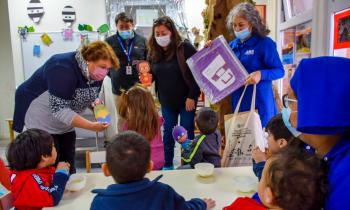 Entregan nuevo material didáctico sobre energía a jardines infantiles de Puerto Williams