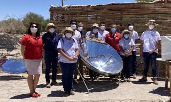 Futuros profesionales de Pica visitan importantes proyectos energéticos e innovación