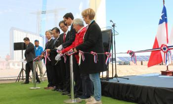 Ministro Jobet inaugura en Tarapacá mega planta solar y la primera electrolinera de la región
