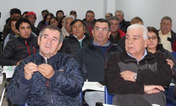 Comerciantes se informan del fondo "Más Leña Seca"