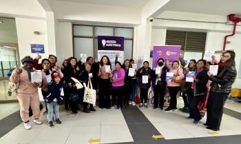Mujeres de Hospicio y Pozo Almonte abordan Subsidio Eléctrico con autoridades 