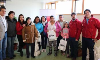Subsecretario de Energía entrega cerca de 100 kit de ahorro energético a las familias del sector Alerce de Pue...