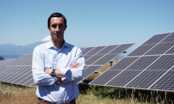 Ministro Jobet sobre el anuncio de Aes Gener para desarrollar un proyecto de hidrógeno verde a gran escala en Chile: “Seguiremos trabajando para potenciar las inversiones nacionales e internacionales y así construir nuevos polos de progreso en distintas r