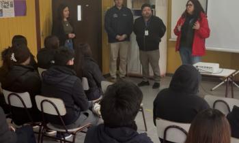 En Palmilla dictan charla de eficiencia energética a estudiantes del liceo San José del Carmen de El Huique