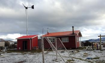Alumnos descendientes kawésqar y mapuche-huilliche son capacitados en el uso sostenible de la energía con el P...
