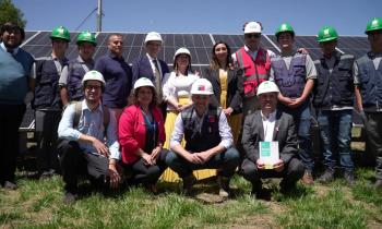 Ministro de Energía inauguró instalación de paneles fotovoltaicos en el liceo bicentenario agrícola Marta Mart...
