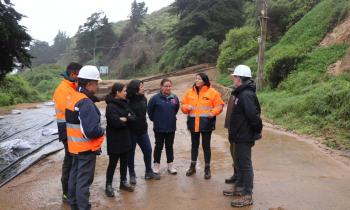 Autoridades regionales monitorean estado de socavón en borde costero de Viña del Mar