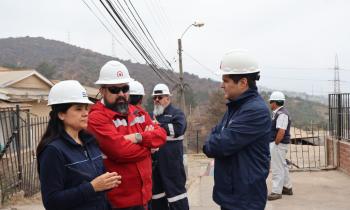 Subsecretario de Energía y SEC visitan en terreno la reposición del suministro eléctrico en la zona afectada por incendios