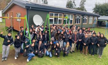 Estudiantes de Arquitectura de la UACh conocieron proyectos energéticos de Isla Huapi