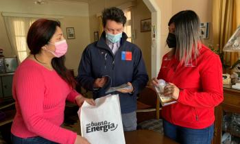 Magallanes: Energía y Desarrollo Social entregan kits de ahorro energético a domicilio